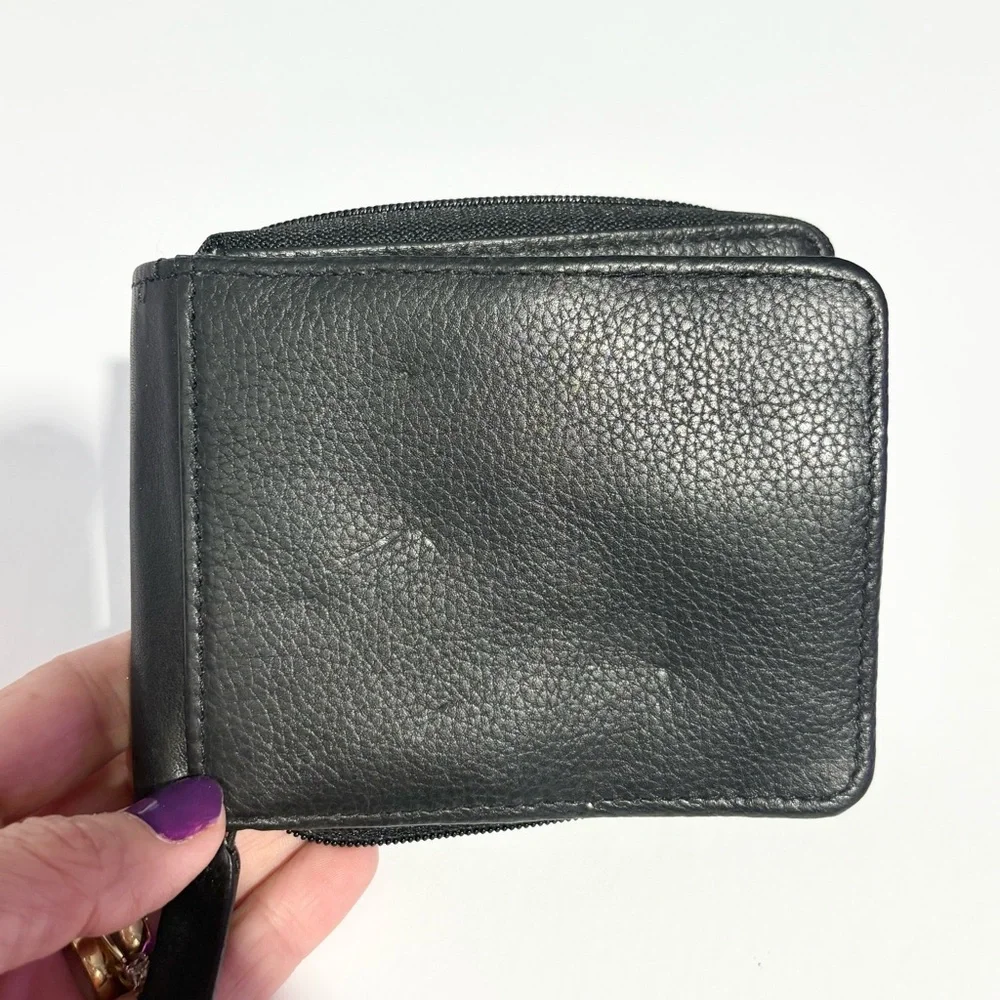 George Black Leather Billfold Zip Close RFID Wallet New with Tags Minor Flaws